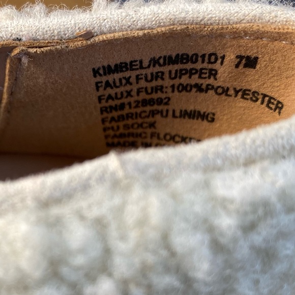 Steven New York Sherpa Sneakers, size 7 - Picture 5 of 7